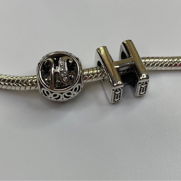 Sterling Silver Vintage Letter H Charm - Picture 7 of 8